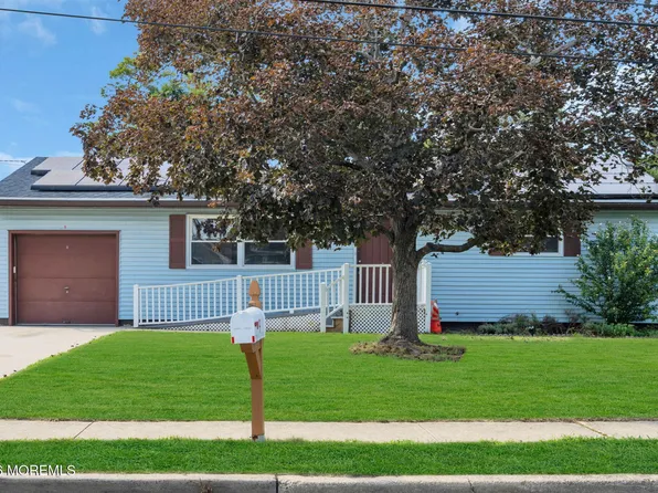 9 Green Ridge Drive, Toms River, NJ 08757