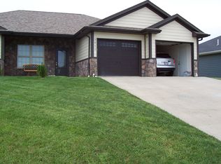 3852 Riley Ct, Jefferson City, MO 65109