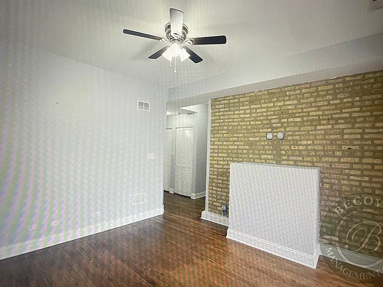 2009 W Jarvis Ave #2 — Photo 7