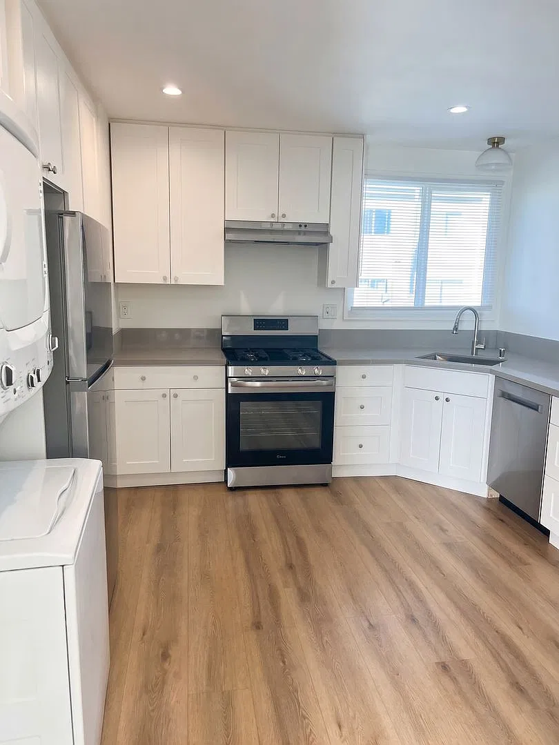 8716-22 Ramsgate Ave. — Photo 1