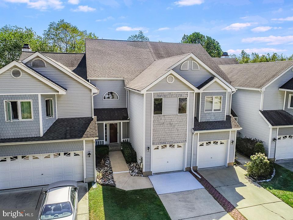 1st image of 212 W Longspur Dr