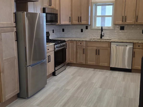 434 S 4th St #1, Hamburg, PA 19526