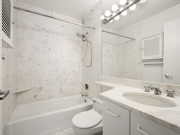 5th image of 2373 Broadway APT 1001