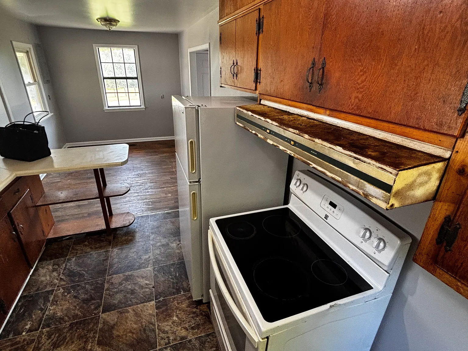 3 bed, 750 sqft, $950 — Photo 4