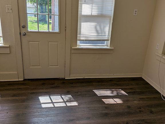 4th image of 221 Bennett Blvd