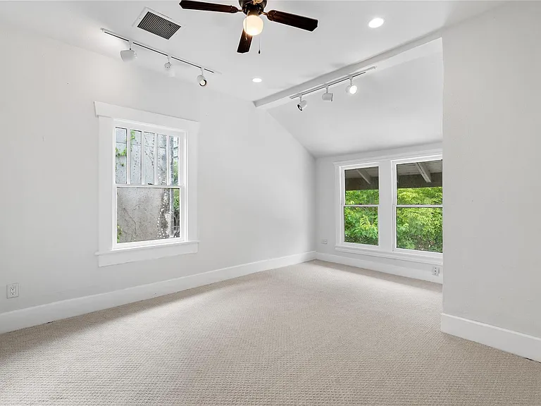 1210 Hawthorne St — Photo 28