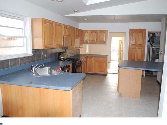 3rd image of 1529 Seton Dr