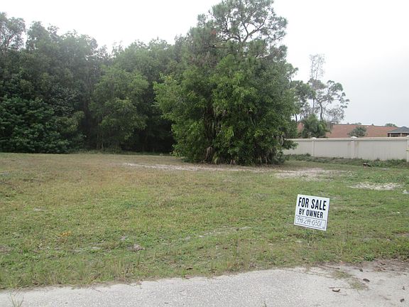 3rd image of 902 SE 1st Pl