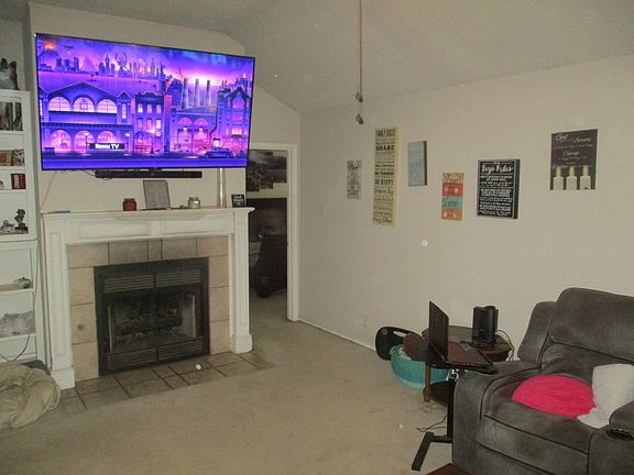 4th image of 2309 Oak Park Dr