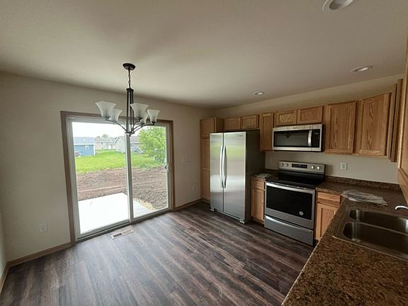 5th image of 1049-1051 Fir Ct