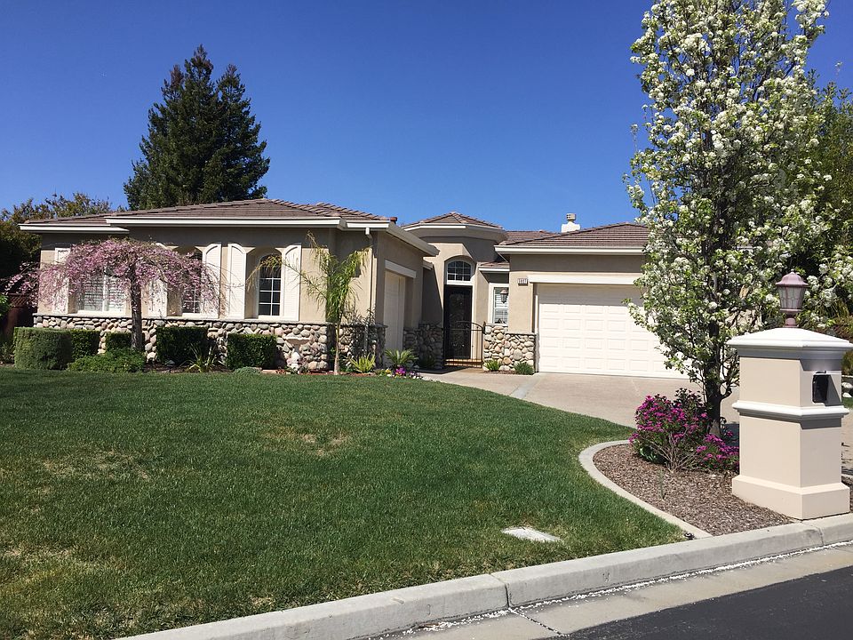 2nd image of 5807 Avigon Ct