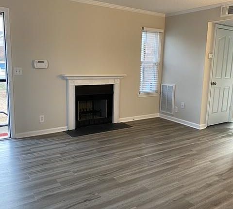 3rd image of 2581 Saratoga Ct