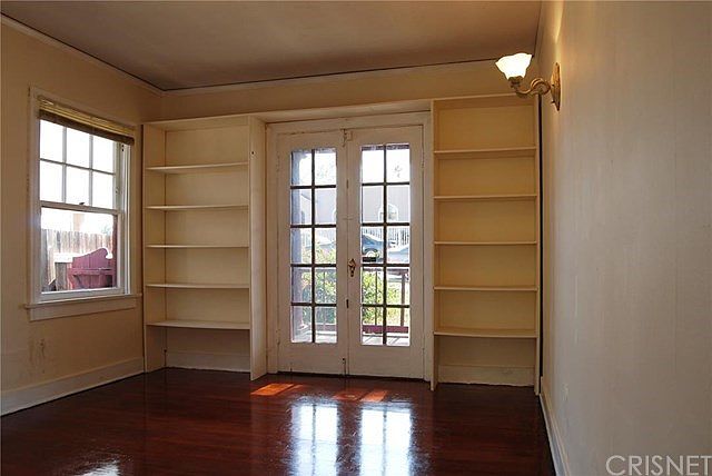 1st image of 11315 Emelita St