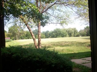 285 Springhill Dr APT 113, Roselle, IL 60172