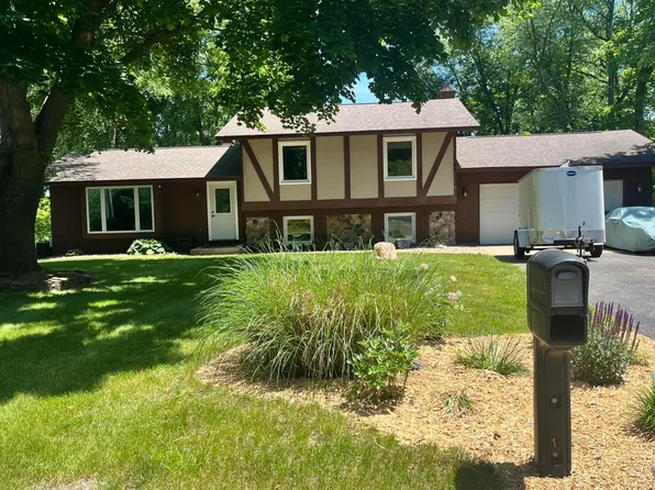 8226 Lake Vista Dr, Richland, MI 49083