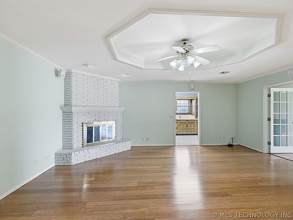 5th image of 3335 S 82nd Ave E