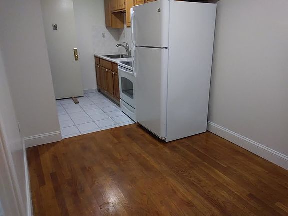 2nd image of 3225 29th St #1G