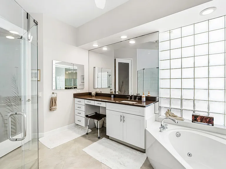 6213 NW 21st Ct — Photo 24