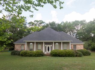 19221 Wildfire Ln, Moss Pt, MS 39562