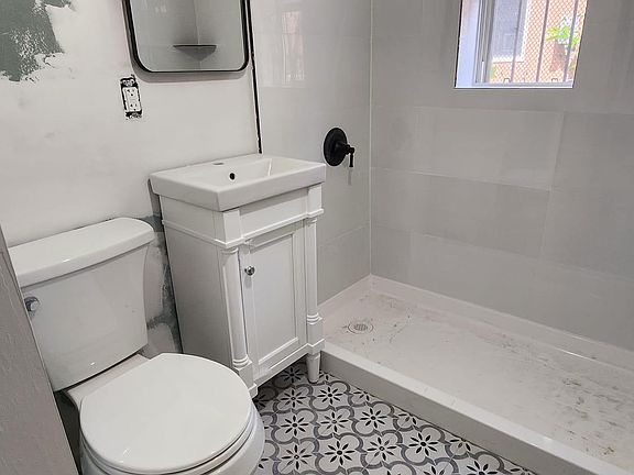 2nd image of 108 Palisade Ave