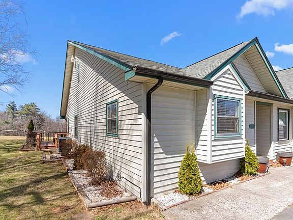 2nd image of 51 Fairway Villa Dr