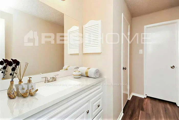 6330 Dellfern Dr — Photo 12
