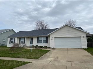 810 Cyndy Ln, Champaign, IL 61821