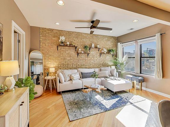 2nd image of 4818 N Hoyne Ave APT 3