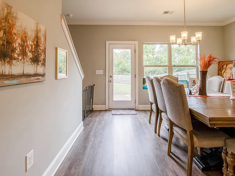 628 Bella Ct — Photo 44