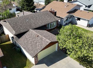 5909 11th Ave, Edson, AB T7E1J2