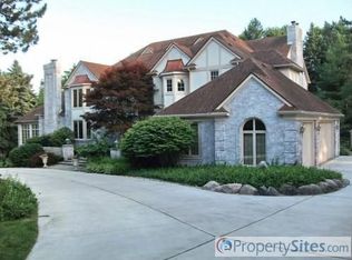55 Martell Dr, Bloomfield Hills, MI 48304