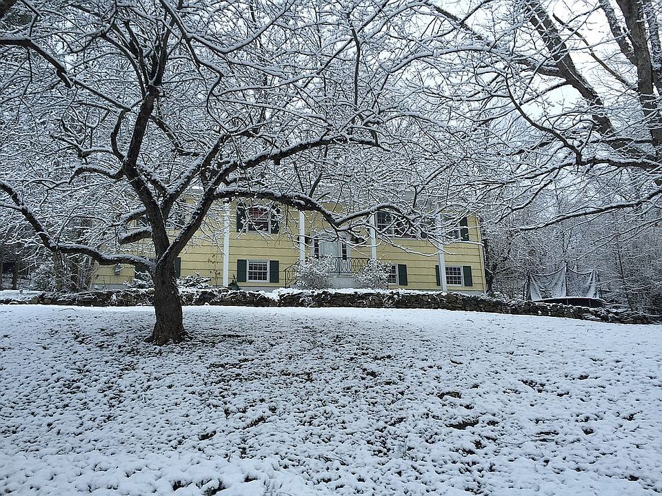 1st image of 16 Briarwood Ln