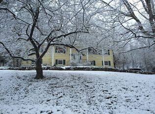 16 Briarwood Ln, Pleasantville, NY 10570
