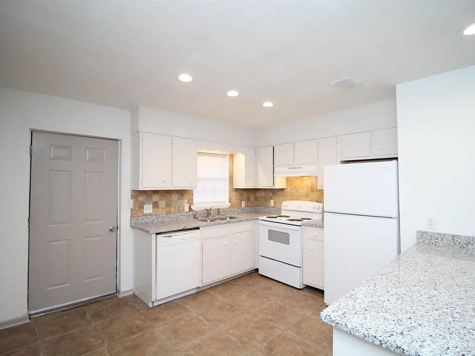 2 bed, 925 sqft, $1,250 — Photo 4