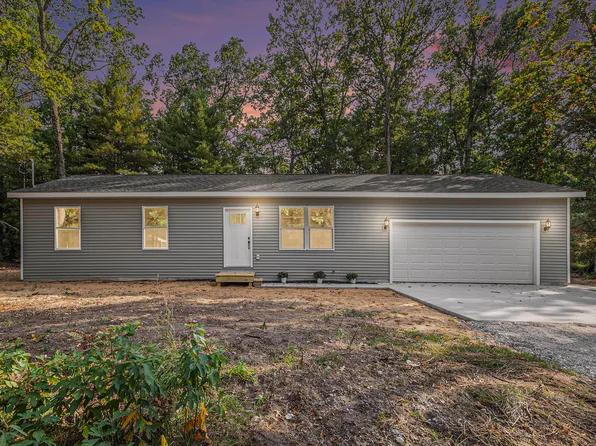 651 W Hawthorne Rd, Twin Lake, MI 49457