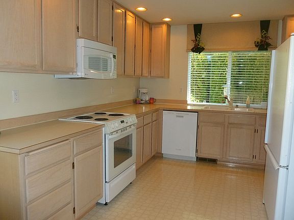 5th image of 22420 127th Ave SE