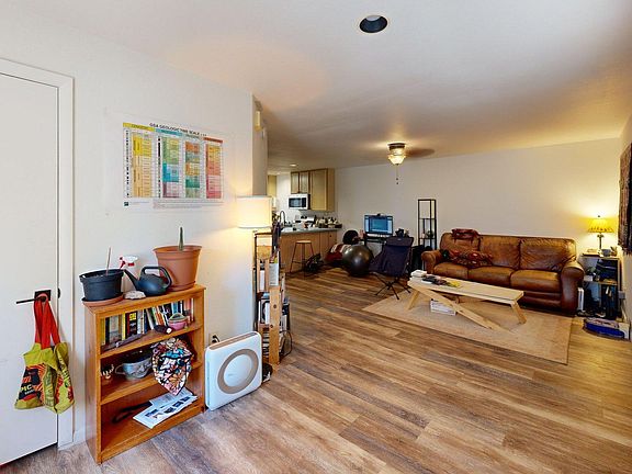 5th image of 2337 N Glenisle Ave #A