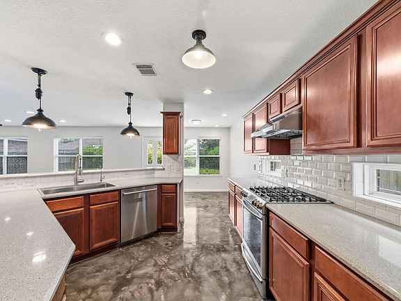 2nd image of 2609 Los Alamos Cir