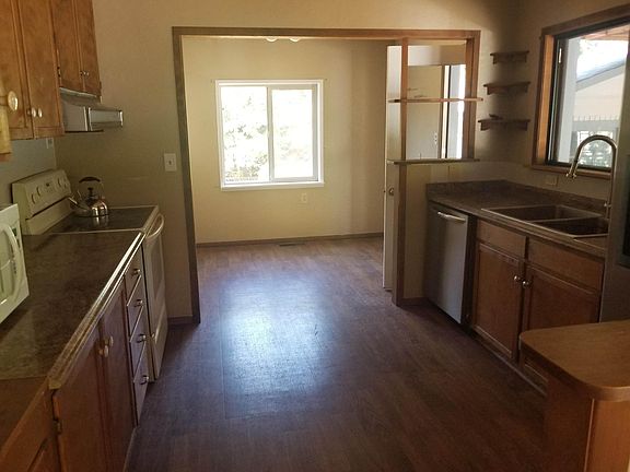 5th image of 4220 W Alder St