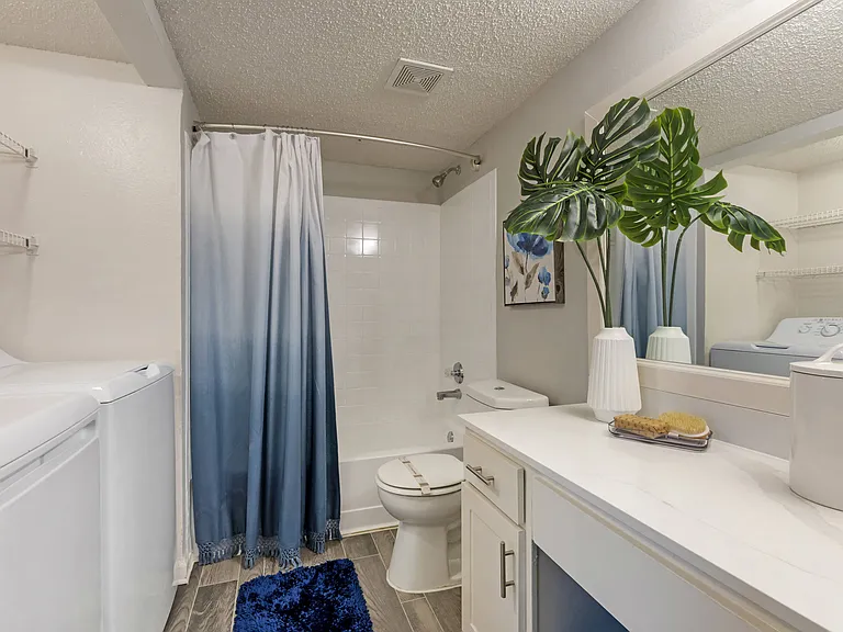 Brixton McKinney Apartments — Photo 10