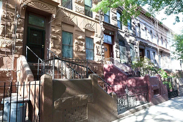 Rented by Michael Cohan, LREB | media 19