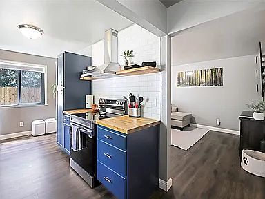 3rd image of 3303 Eaton St