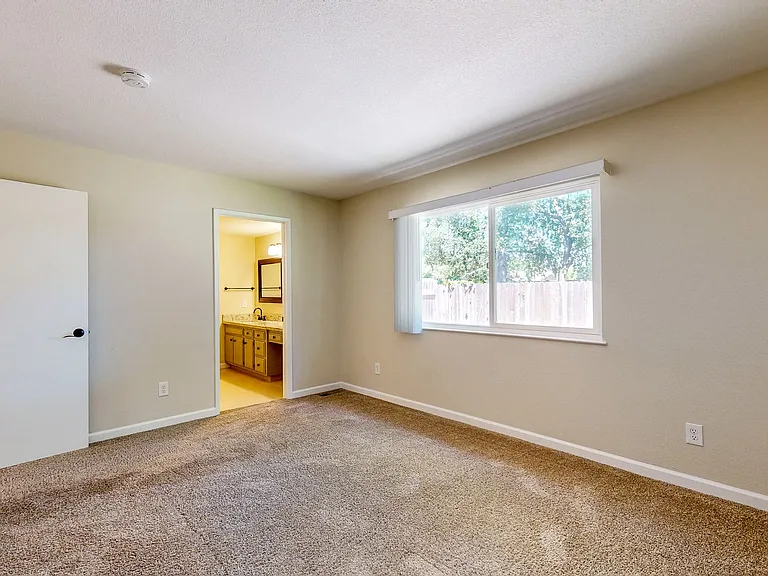 2146 Rivera Dr — Photo 42