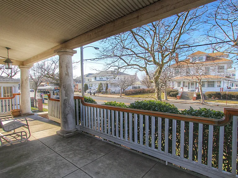 2 S Dudley Ave — Photo 3
