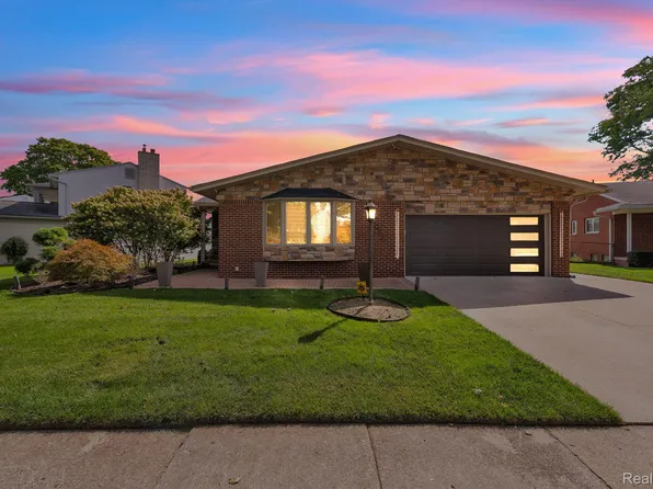 27033 Timber Trl, Dearborn Heights, MI 48127