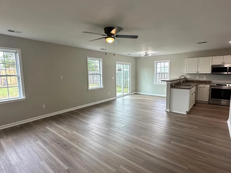 1553 Pine Harbor Way — Photo 3