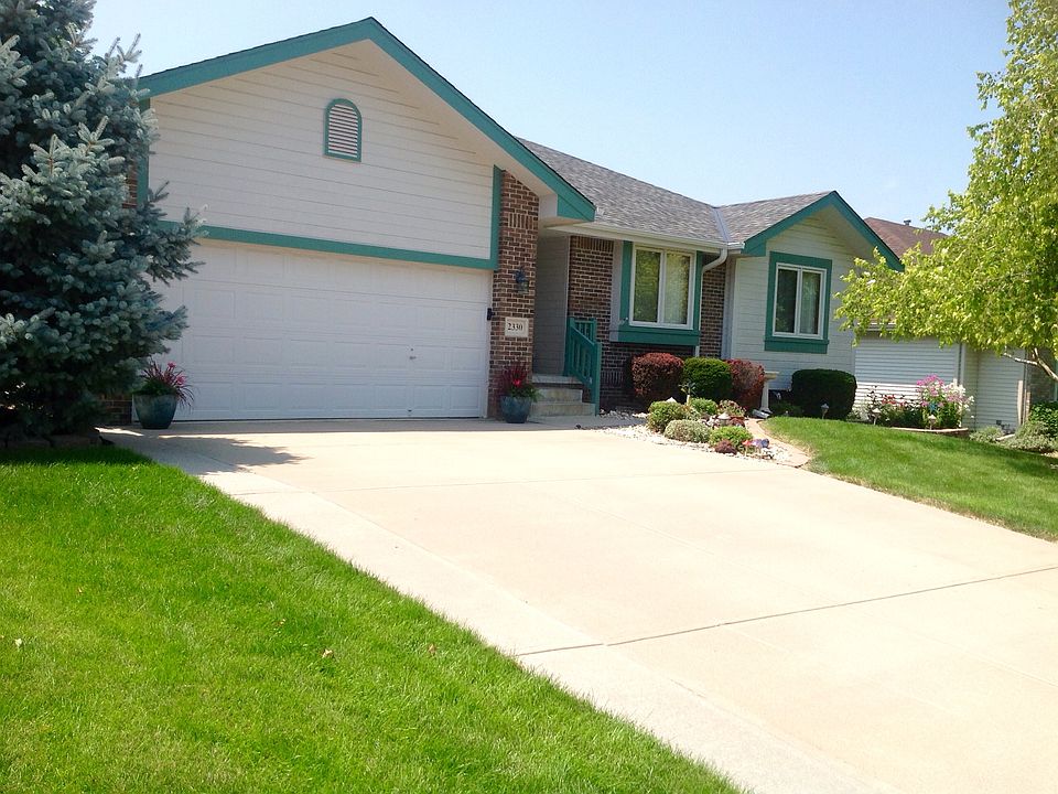 4 bedroom ranch w/ walk-out