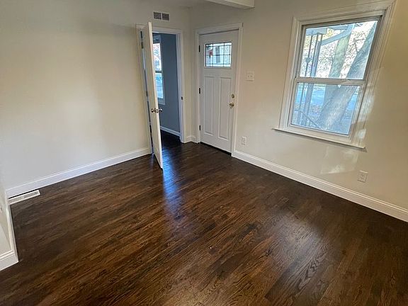 4th image of 27723 Park Ct