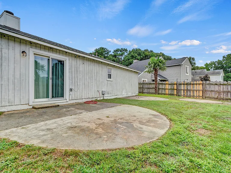1801 Colleen Ct — Photo 32