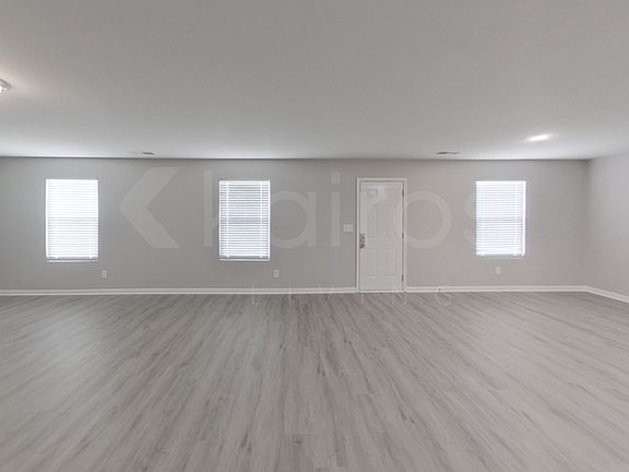 4th image of 217 Sky Hawk Ln